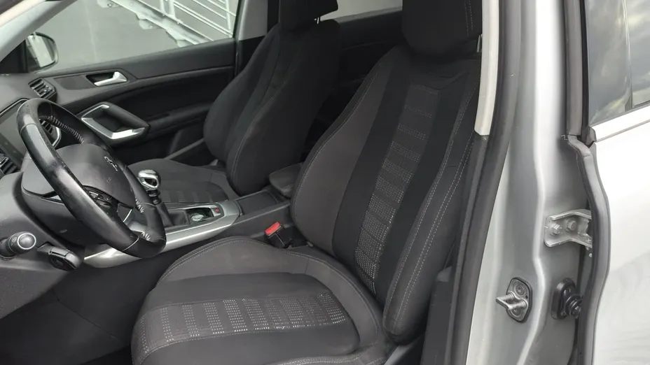 PEUGEOT 308 -