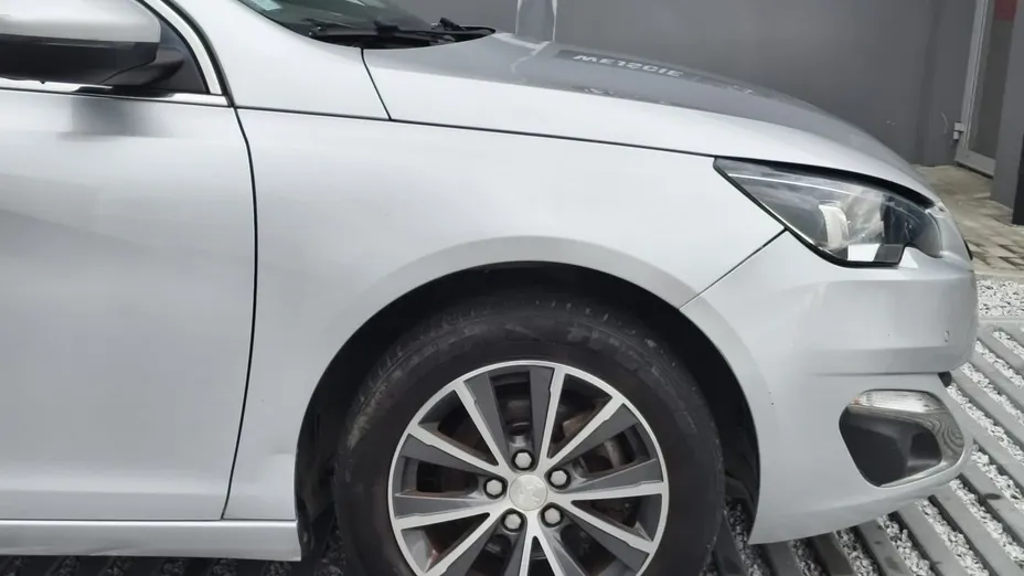 PEUGEOT 308 -