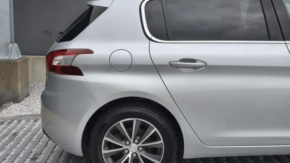 PEUGEOT 308 -