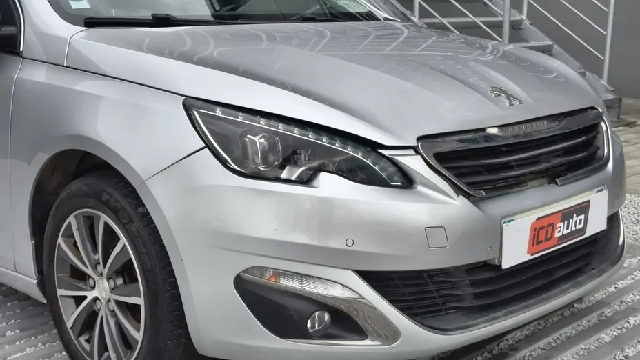 PEUGEOT 308 -