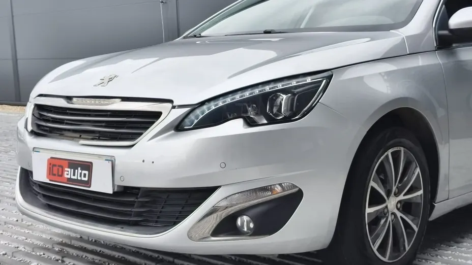 PEUGEOT 308 -