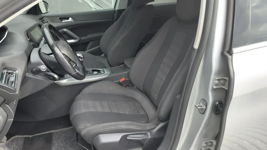 PEUGEOT 308 -