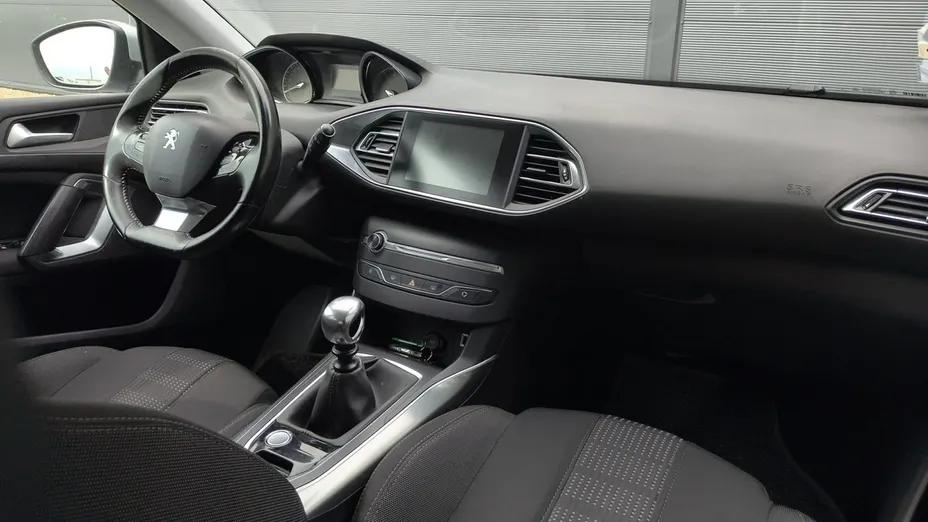 PEUGEOT 308 -