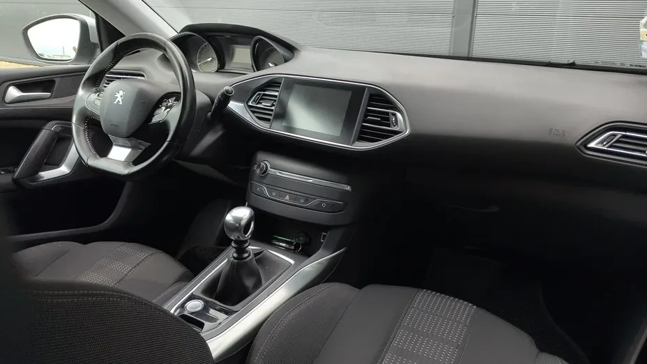 PEUGEOT 308 -