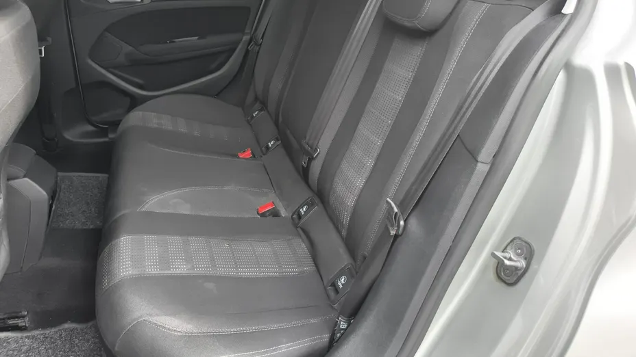 PEUGEOT 308 -