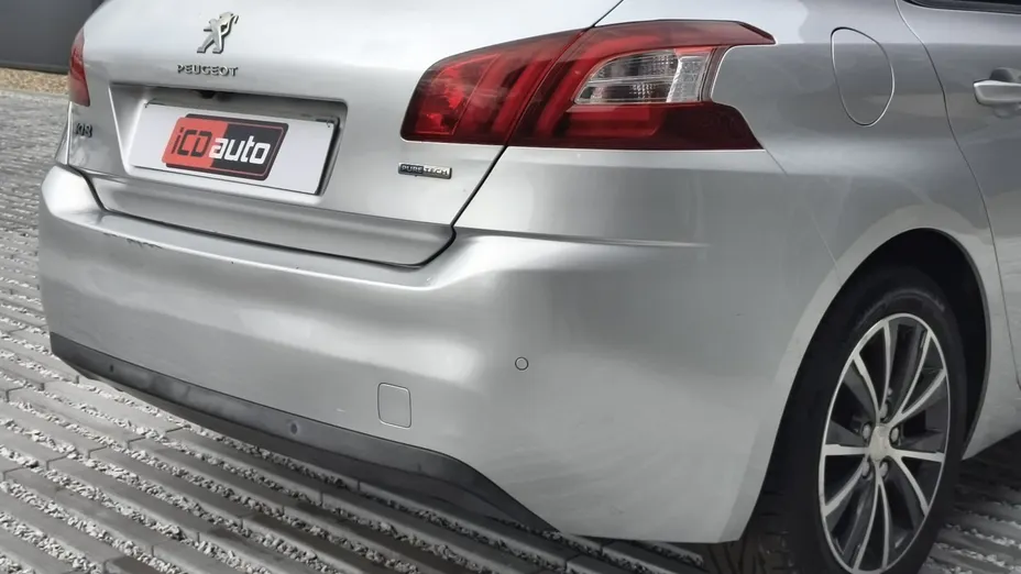 PEUGEOT 308 -