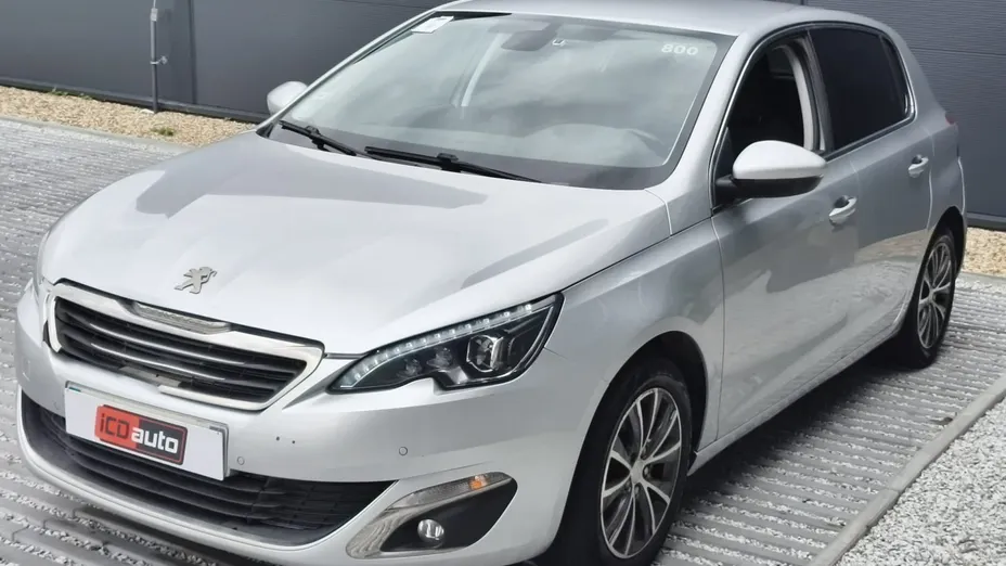 PEUGEOT 308 -