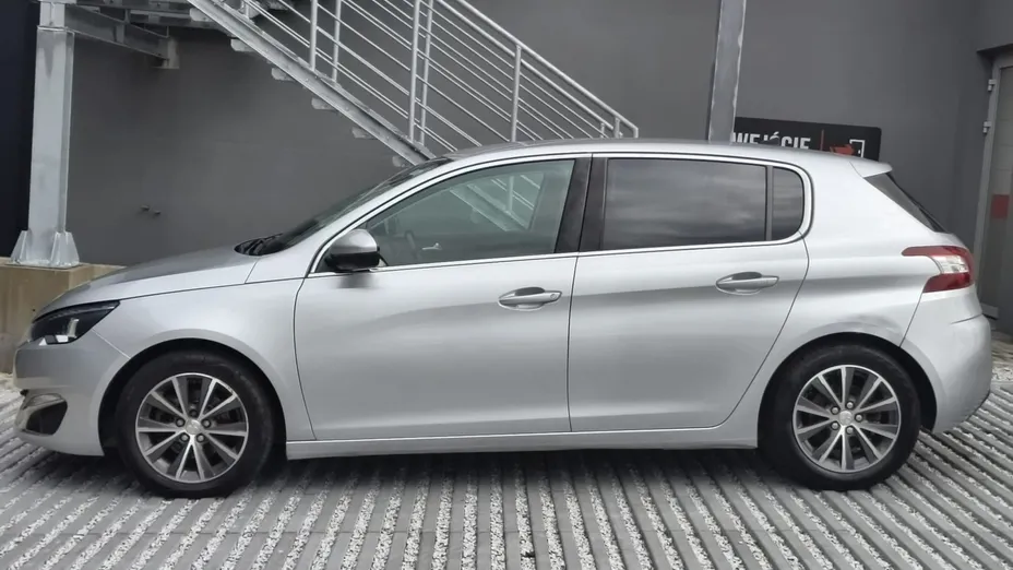 PEUGEOT 308 -