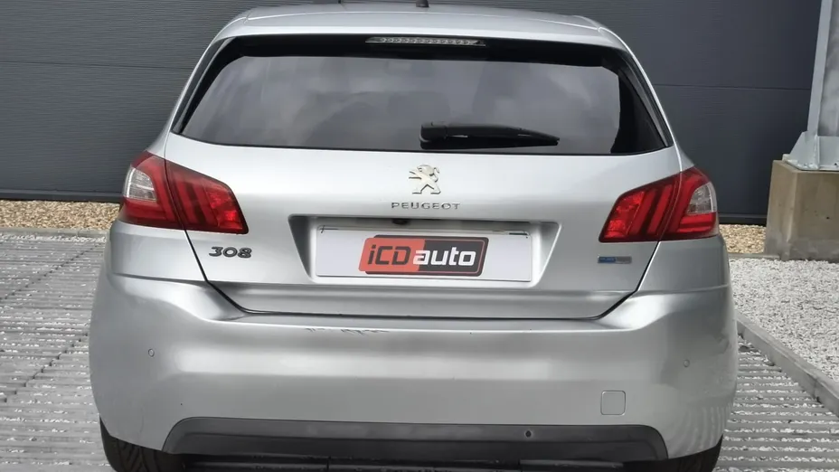 PEUGEOT 308 -
