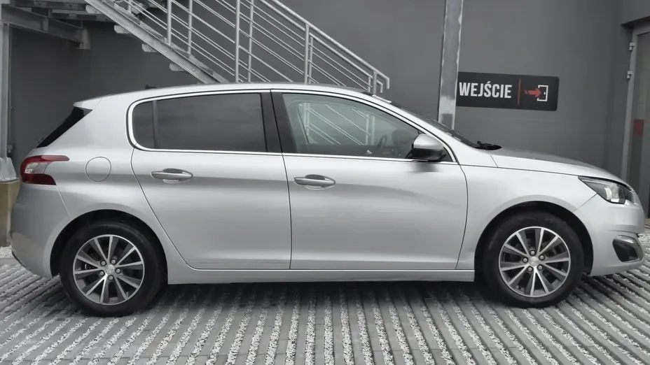 PEUGEOT 308 -