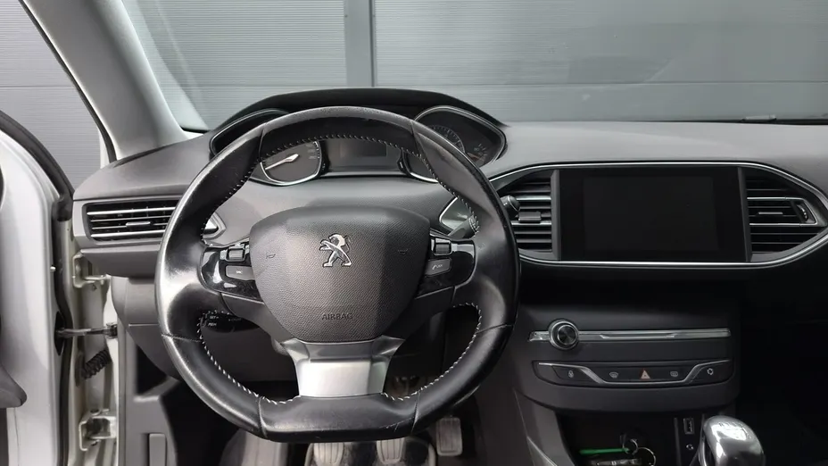 PEUGEOT 308 -