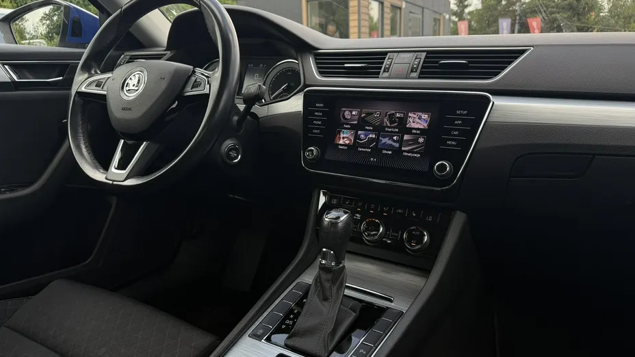SKODA Superb -