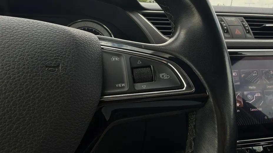 SKODA Superb -