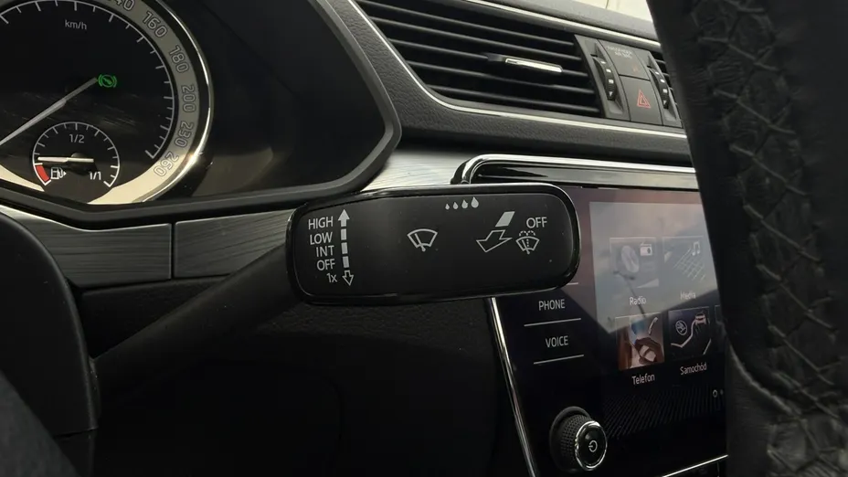 SKODA Superb -