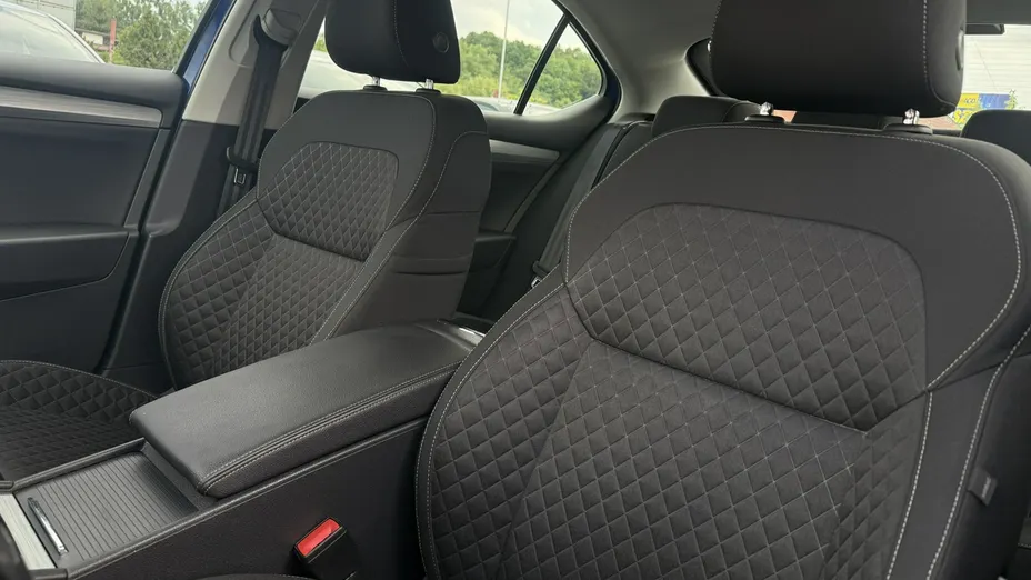 SKODA Superb -