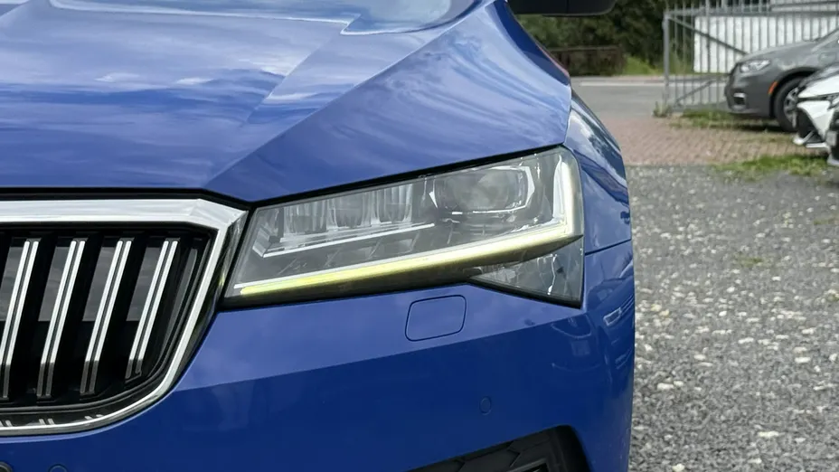 SKODA Superb -