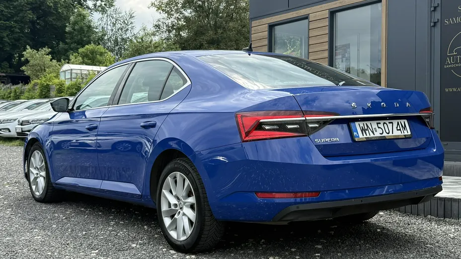 SKODA Superb -
