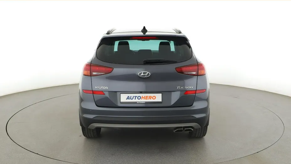 HYUNDAI Tucson -