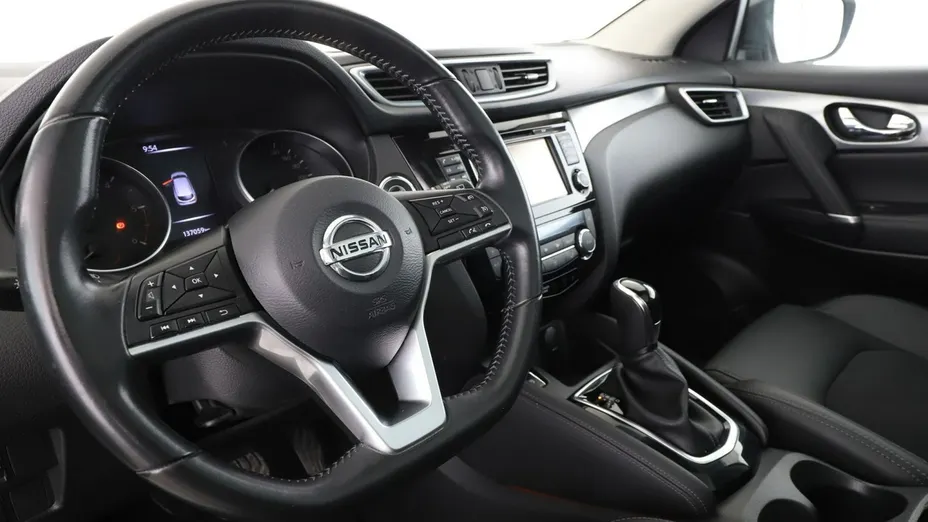 NISSAN Qashqai -