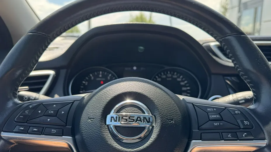 NISSAN Qashqai -