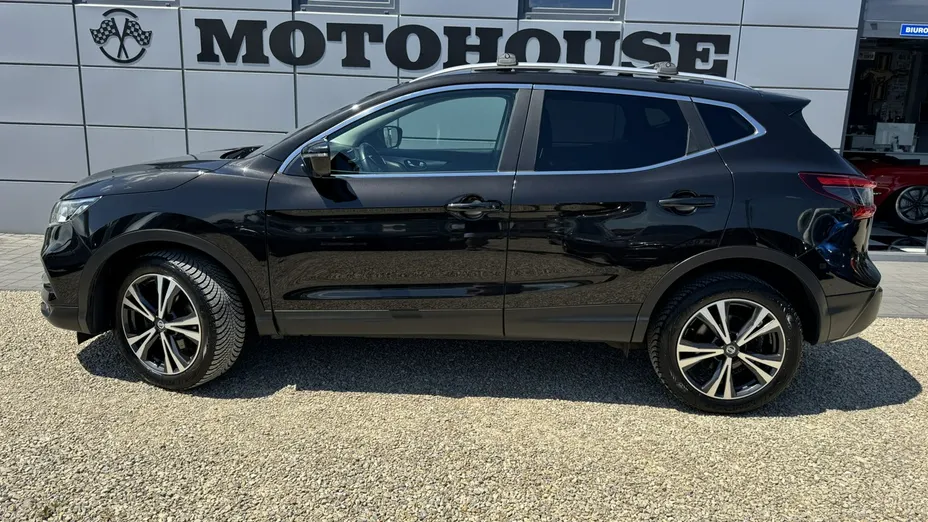 NISSAN Qashqai -