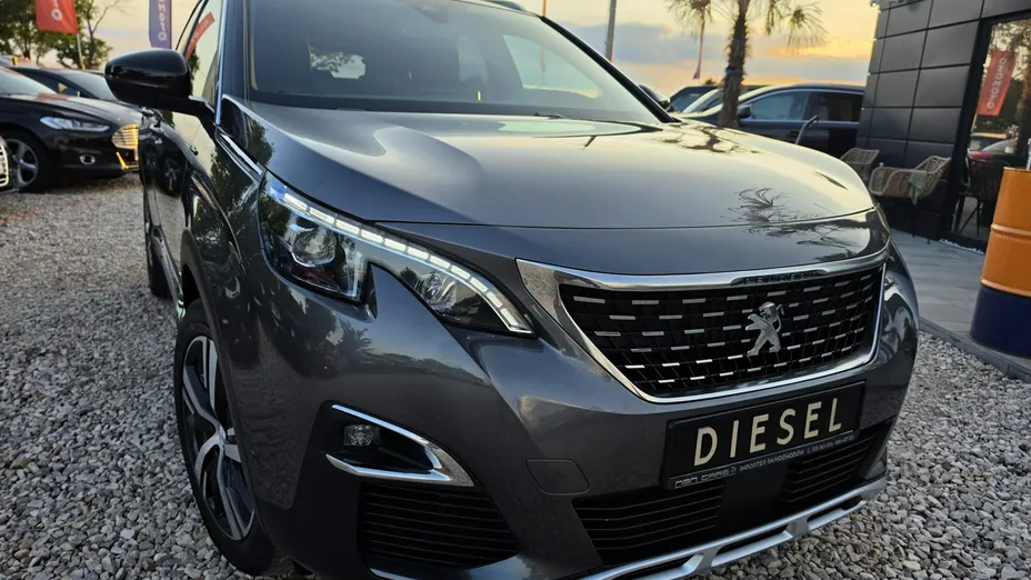 PEUGEOT 3008 -