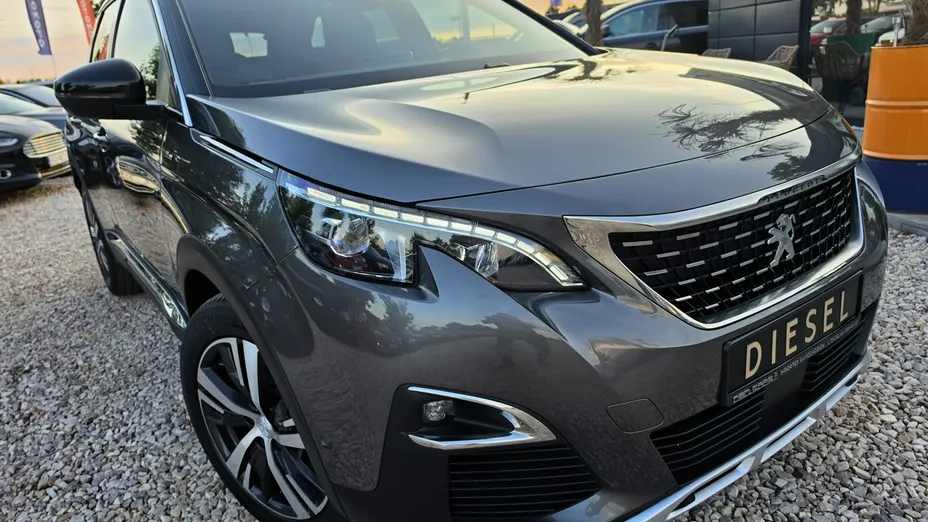 PEUGEOT 3008 -