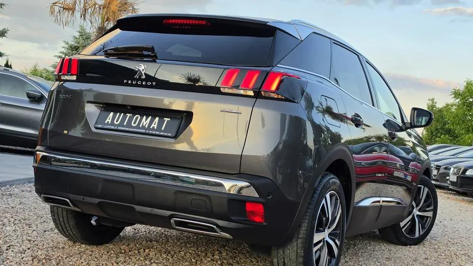 PEUGEOT 3008 -