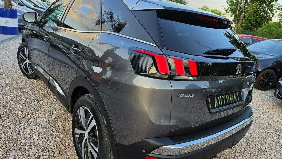 PEUGEOT 3008 -