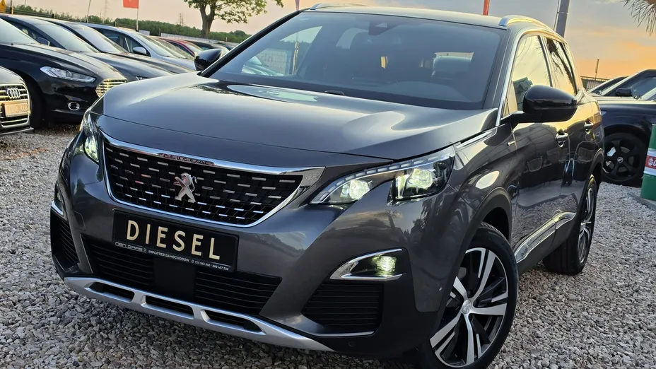PEUGEOT 3008 -