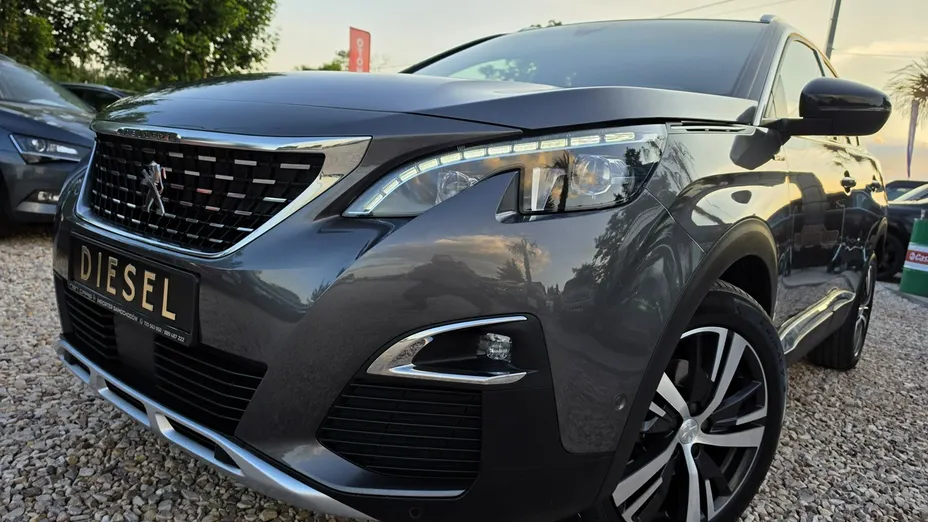 PEUGEOT 3008 -