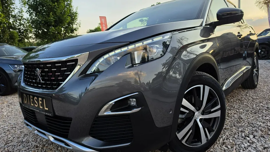 PEUGEOT 3008 -