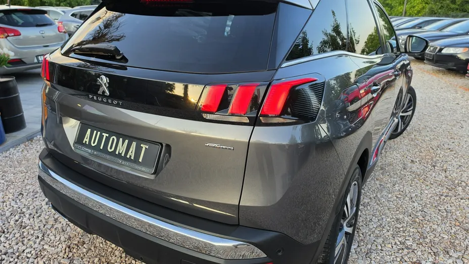 PEUGEOT 3008 -