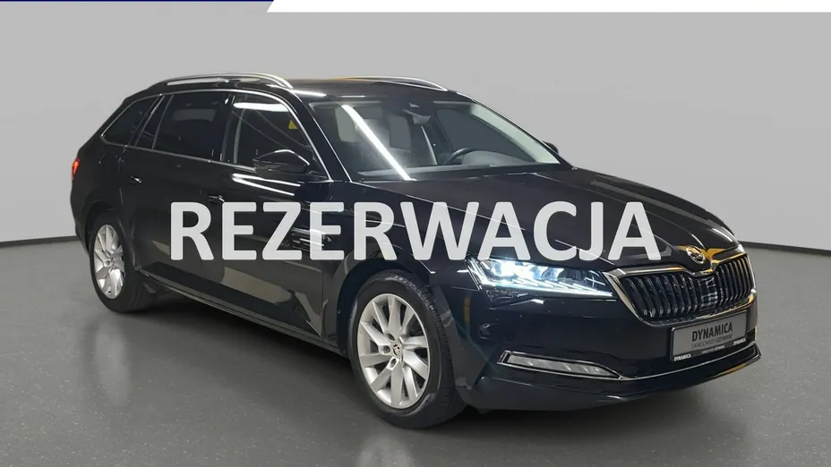 SKODA Superb -