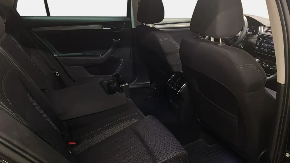 SKODA Superb -