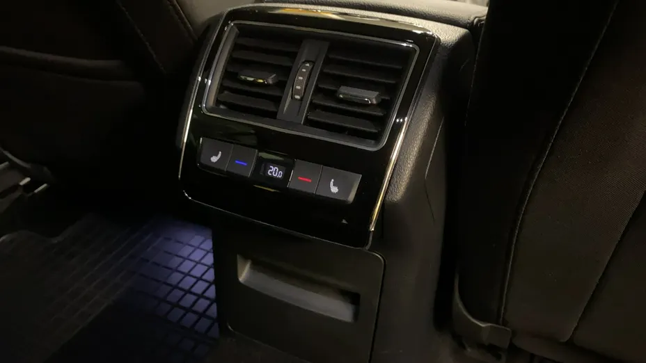 SKODA Superb -