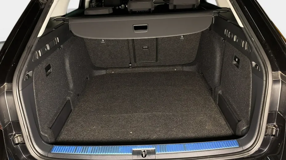 SKODA Superb -