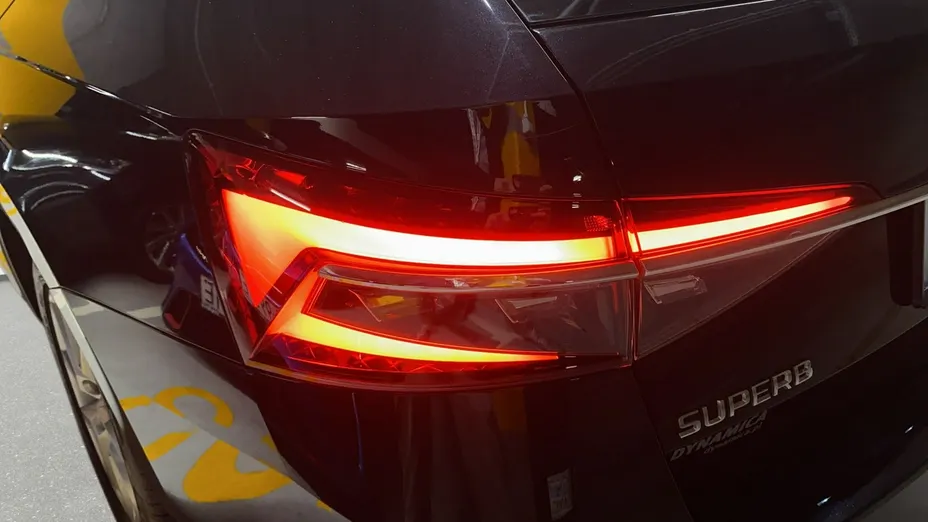 SKODA Superb -