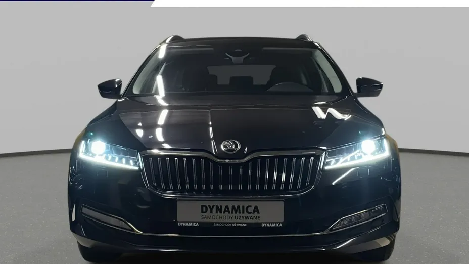SKODA Superb -