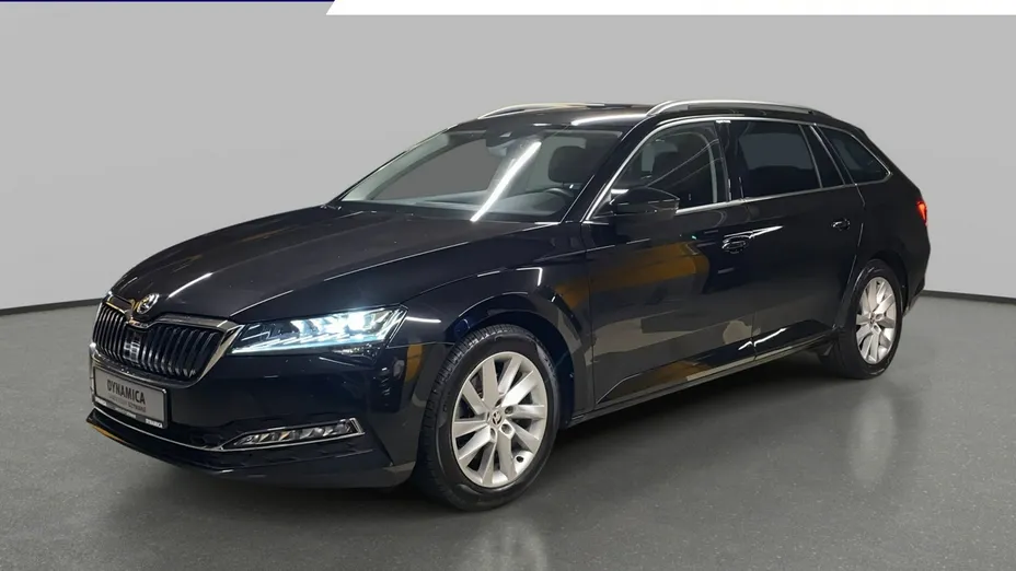 SKODA Superb -