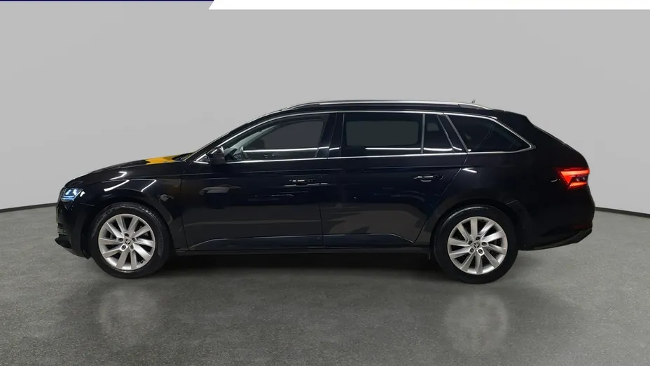 SKODA Superb -
