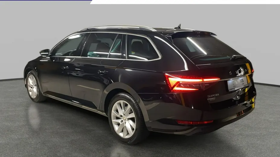 SKODA Superb -