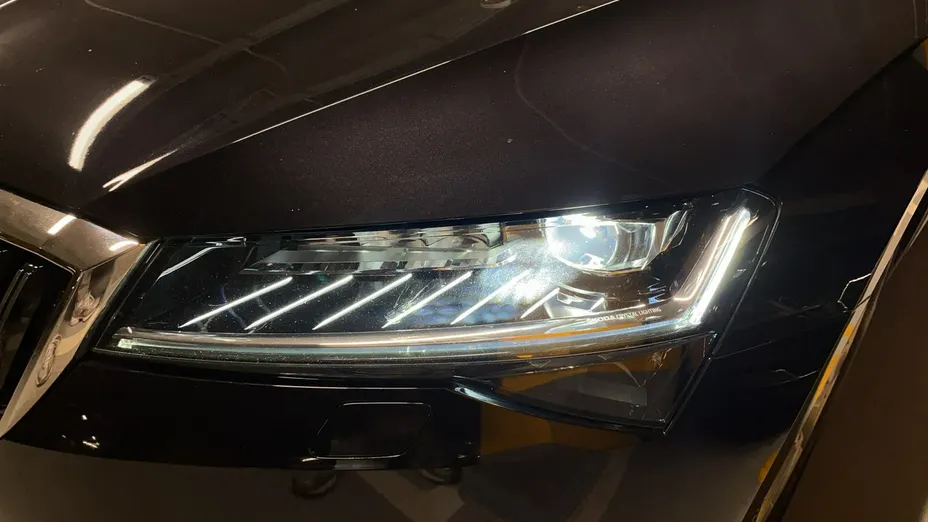 SKODA Superb -