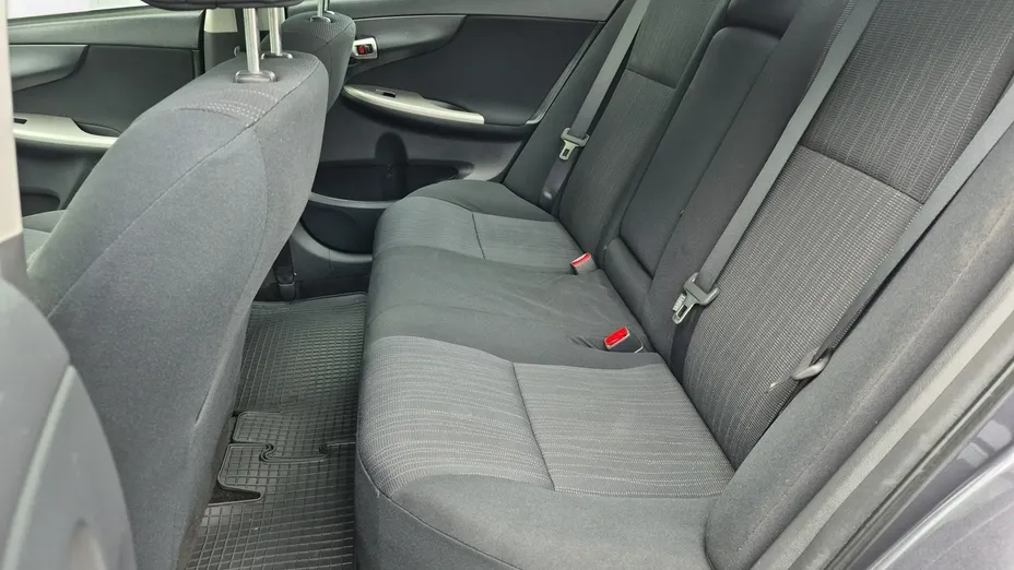 TOYOTA Corolla -