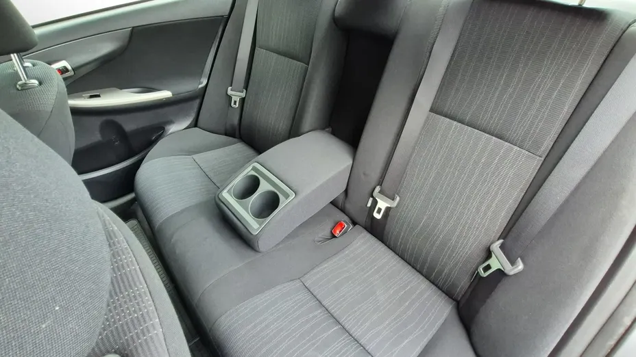 TOYOTA Corolla -
