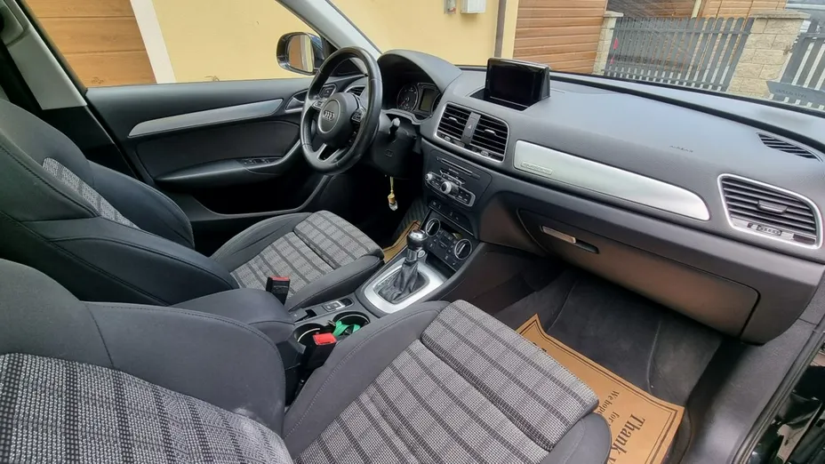 AUDI Q3 -