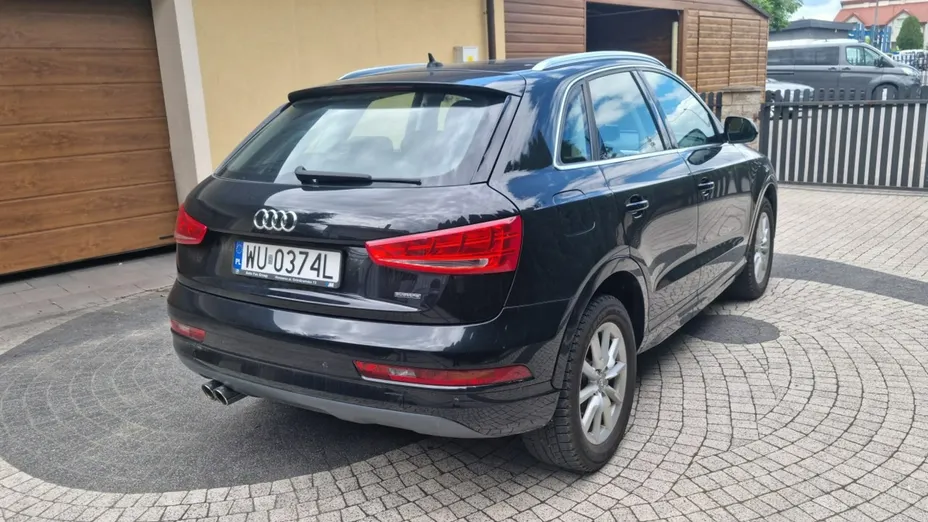 AUDI Q3 -