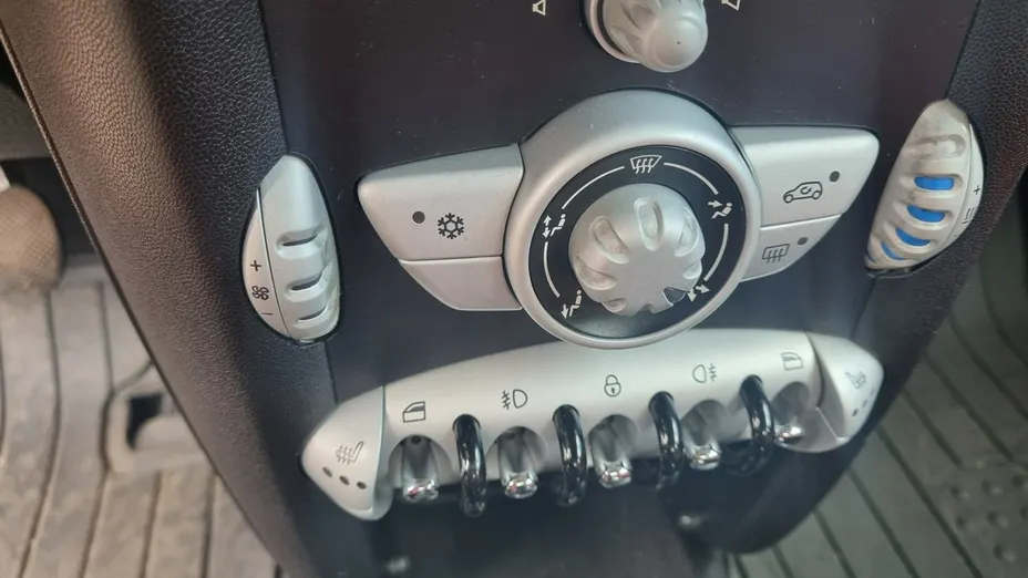 MINI Cooper -