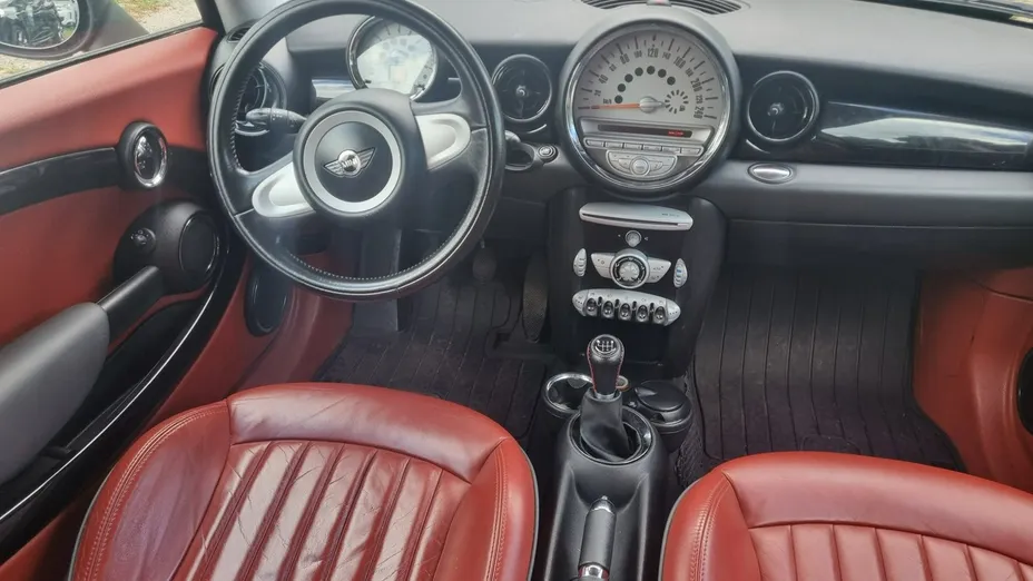 MINI Cooper -