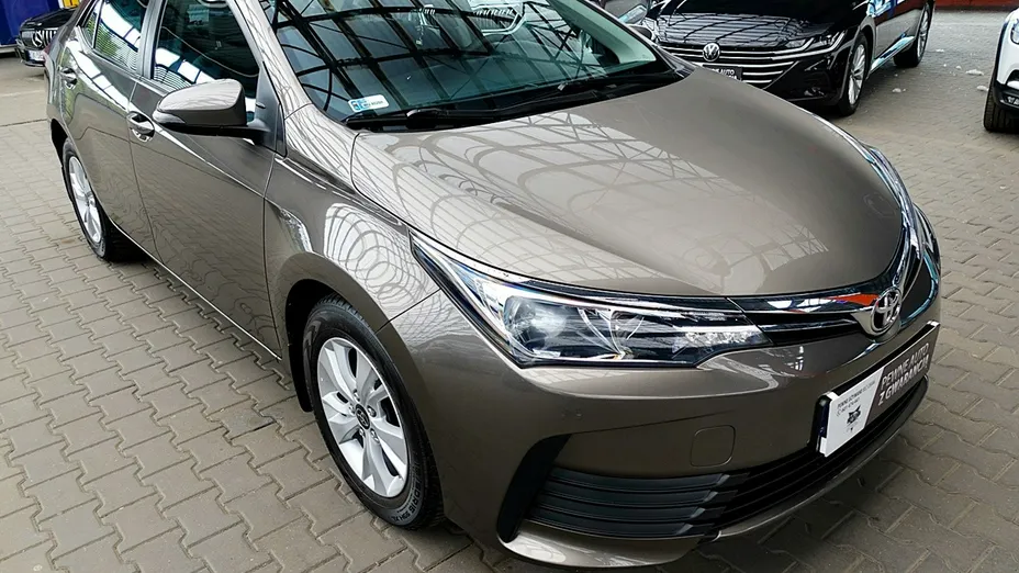 TOYOTA Corolla -
